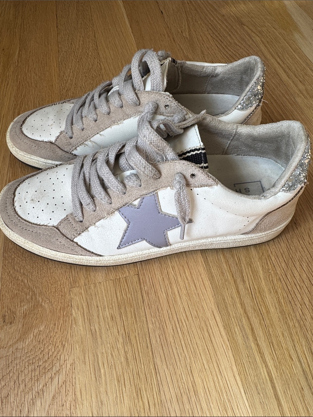 ShuShop White & Light Gray/Purple Star Detail Women’s Sneakers